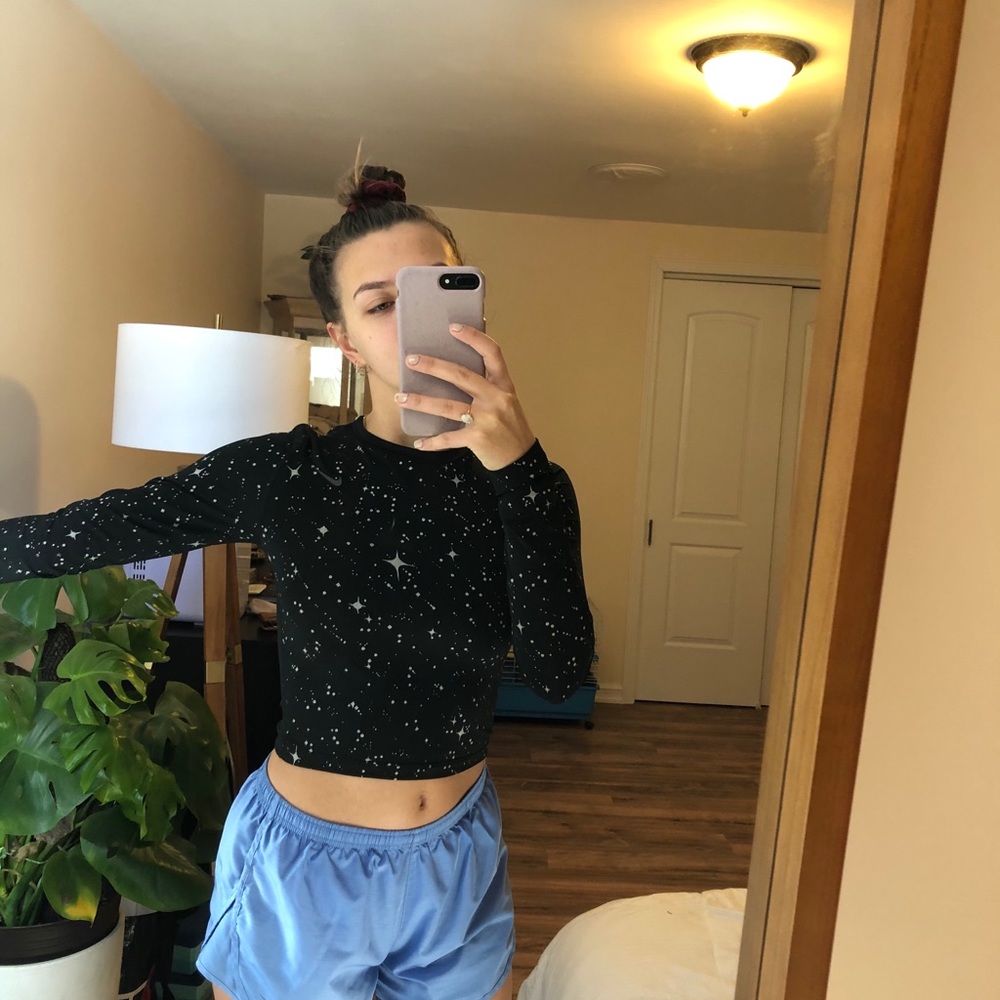 nike top